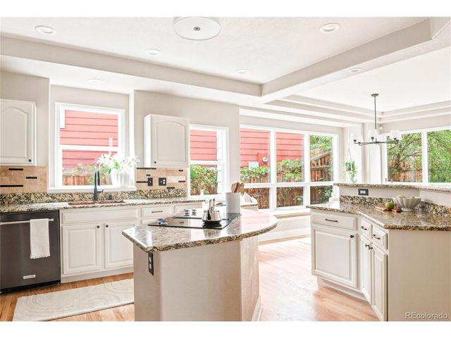 424 Canyon Point Cir, Golden, CO 80403