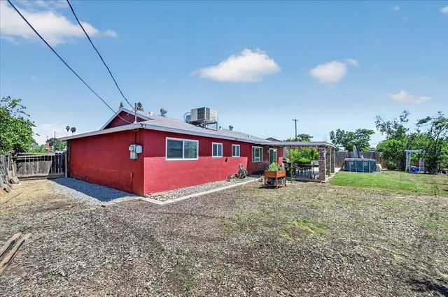 3097 W Sussex Way, Fresno, CA 93722