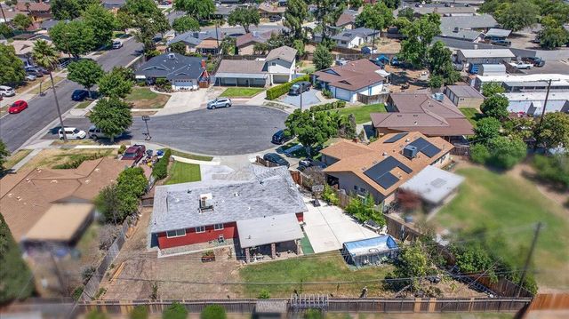 3097 W Sussex Way, Fresno, CA 93722