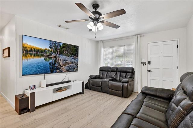 3097 W Sussex Way, Fresno, CA 93722
