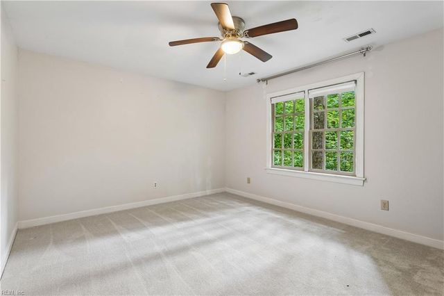 112 Barrett PL, Williamsburg, VA 23185