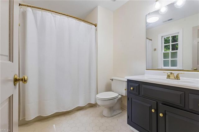 112 Barrett PL, Williamsburg, VA 23185
