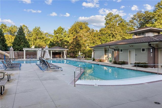 112 Barrett PL, Williamsburg, VA 23185