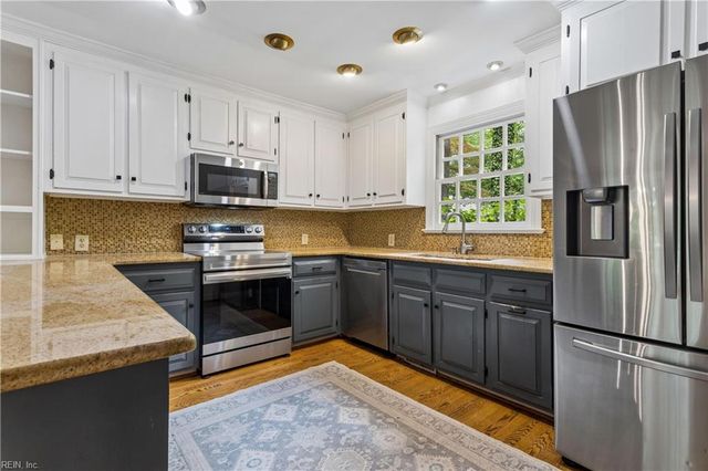 112 Barrett PL, Williamsburg, VA 23185