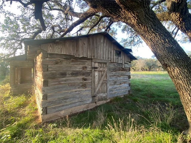 1251 CR 360, Gustine, TX 67455