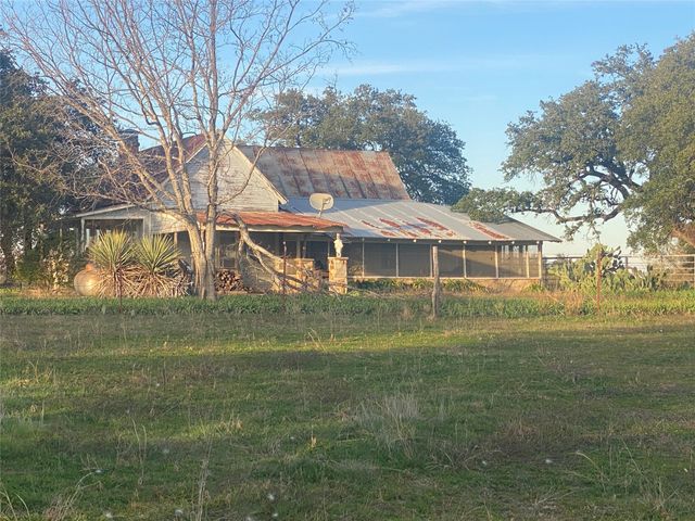 1251 CR 360, Gustine, TX 67455
