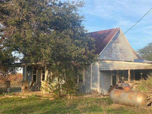 1251 CR 360, Gustine, TX 67455