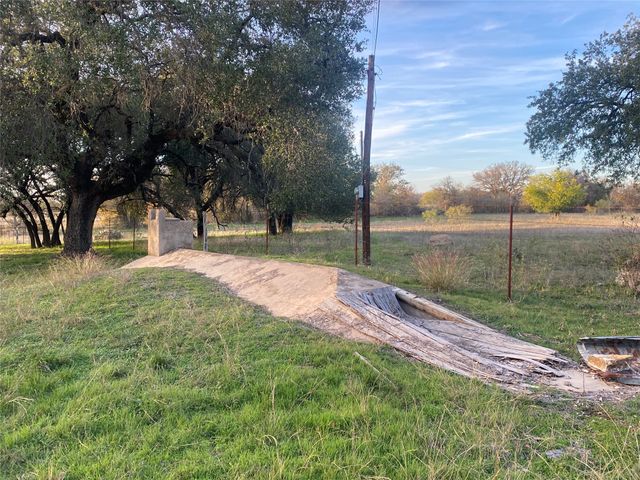 1251 CR 360, Gustine, TX 67455