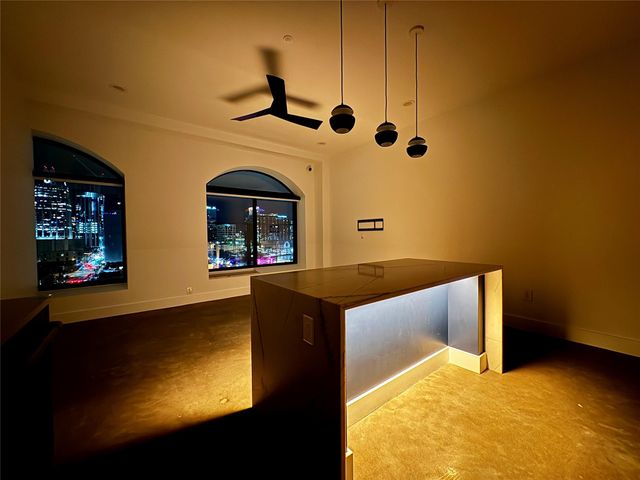 507 Sabine ST 1003, Austin, TX 78701