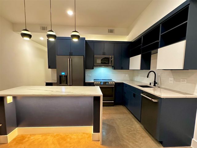 507 Sabine ST 1003, Austin, TX 78701