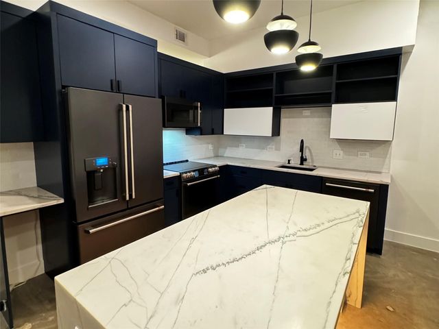 507 Sabine ST 1003, Austin, TX 78701