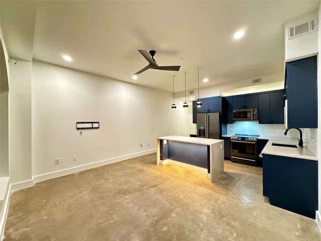 507 Sabine ST 1003, Austin, TX 78701
