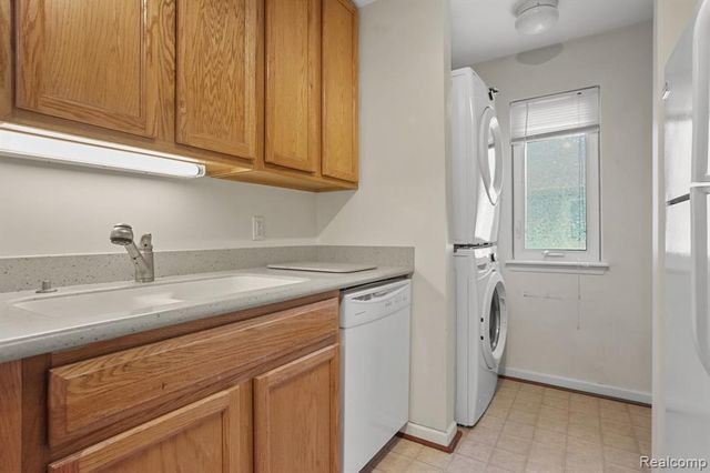 864 Amanda Lane, Pontiac, MI 48340