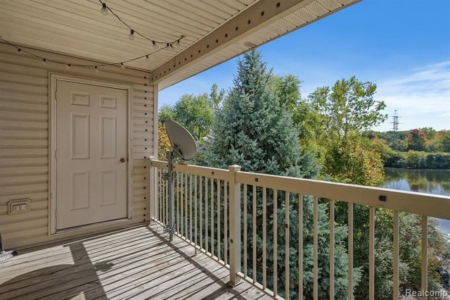 864 Amanda Lane, Pontiac, MI 48340