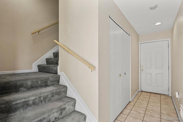 864 Amanda Lane, Pontiac, MI 48340