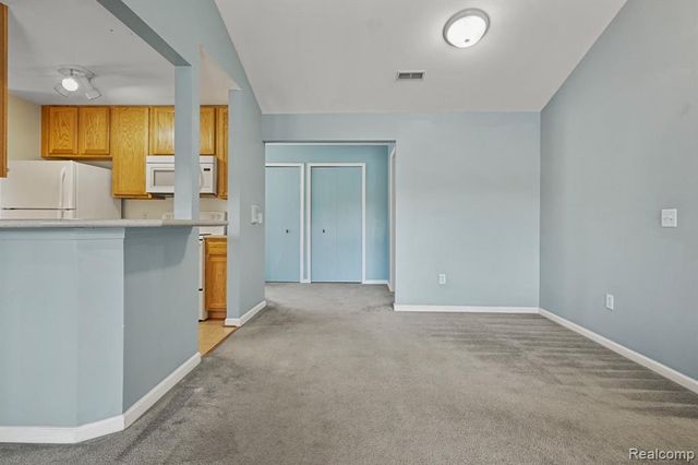 864 Amanda Lane, Pontiac, MI 48340