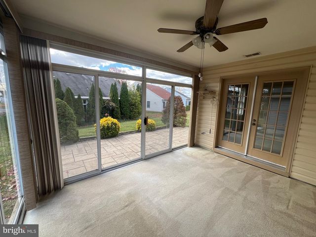 243 WAGON WHEEL LN, Columbus, NJ 08022