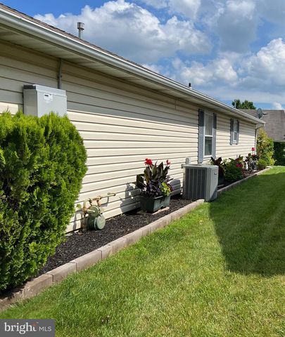 243 WAGON WHEEL LN, Columbus, NJ 08022