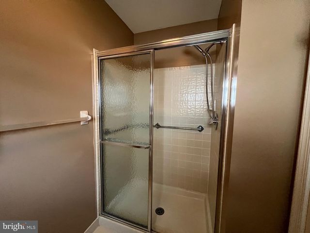 243 WAGON WHEEL LN, Columbus, NJ 08022