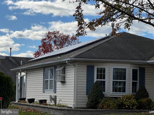 243 WAGON WHEEL LN, Columbus, NJ 08022