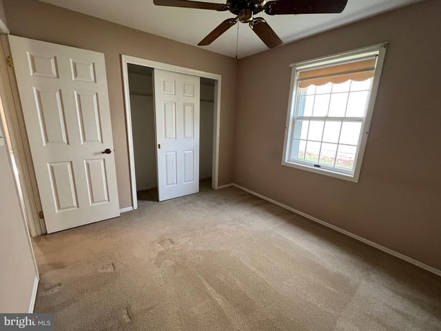 243 WAGON WHEEL LN, Columbus, NJ 08022