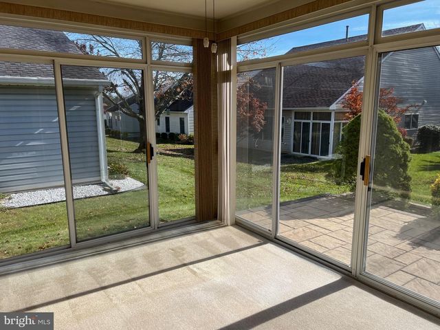 243 WAGON WHEEL LN, Columbus, NJ 08022