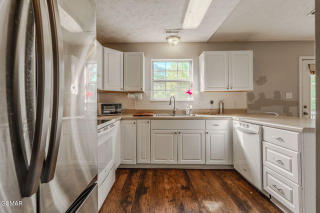 738 Colony Village Way, Knoxville, TN 37923