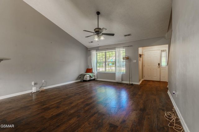 738 Colony Village Way, Knoxville, TN 37923