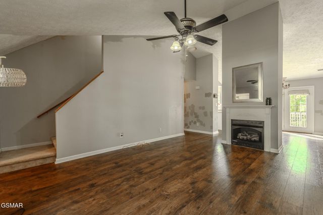 738 Colony Village Way, Knoxville, TN 37923