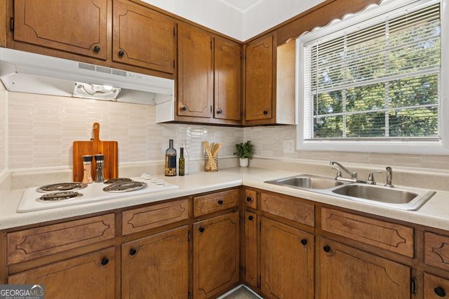 1064 Meadowbrook Lane NW, Conyers, GA 30012
