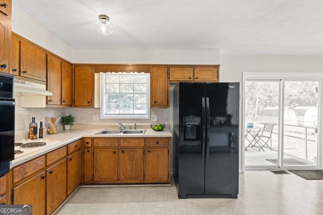 1064 Meadowbrook Lane NW, Conyers, GA 30012