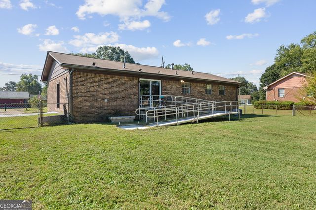 1064 Meadowbrook Lane NW, Conyers, GA 30012