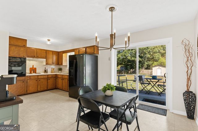 1064 Meadowbrook Lane NW, Conyers, GA 30012