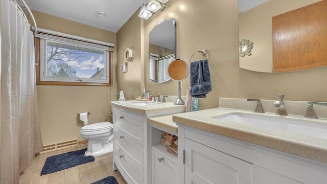 904 Mead AVENUE, Sheboygan, WI 53081