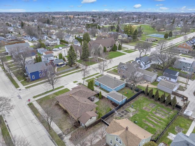 904 Mead AVENUE, Sheboygan, WI 53081