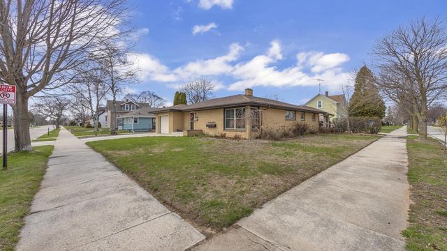 904 Mead AVENUE, Sheboygan, WI 53081