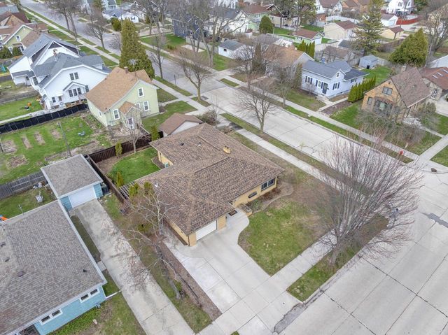 904 Mead AVENUE, Sheboygan, WI 53081