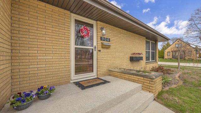 904 Mead AVENUE, Sheboygan, WI 53081