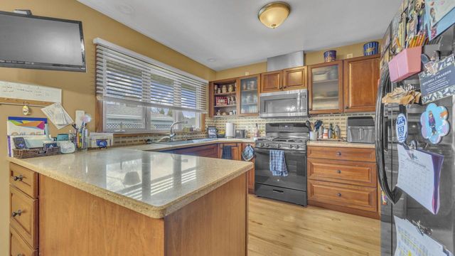 904 Mead AVENUE, Sheboygan, WI 53081