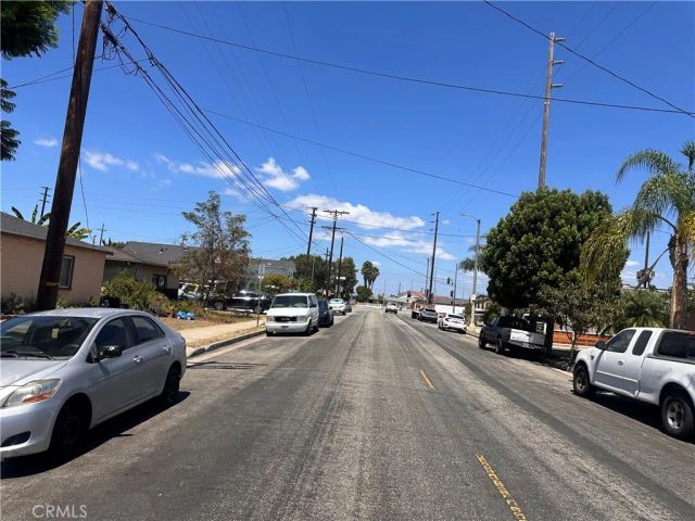 1727 N Neptune, Los Angeles, CA 90744