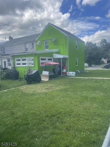 54 Parker St, Dover Town, NJ 07801