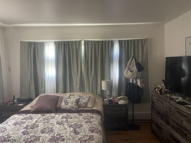 54 Parker St, Dover Town, NJ 07801
