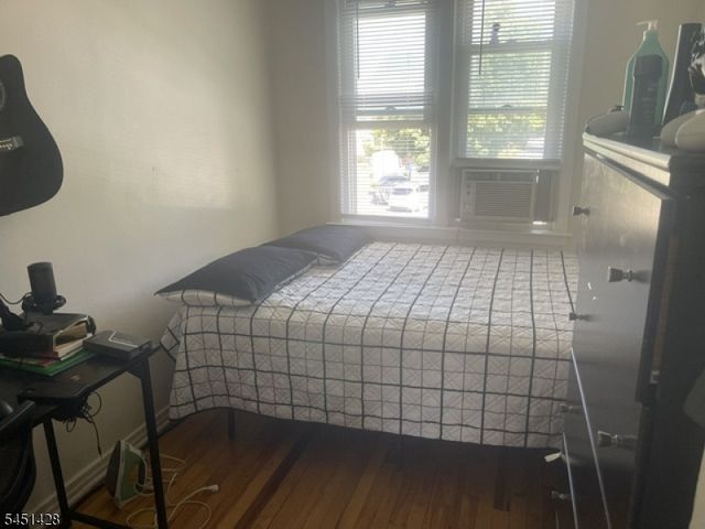 54 Parker St, Dover Town, NJ 07801