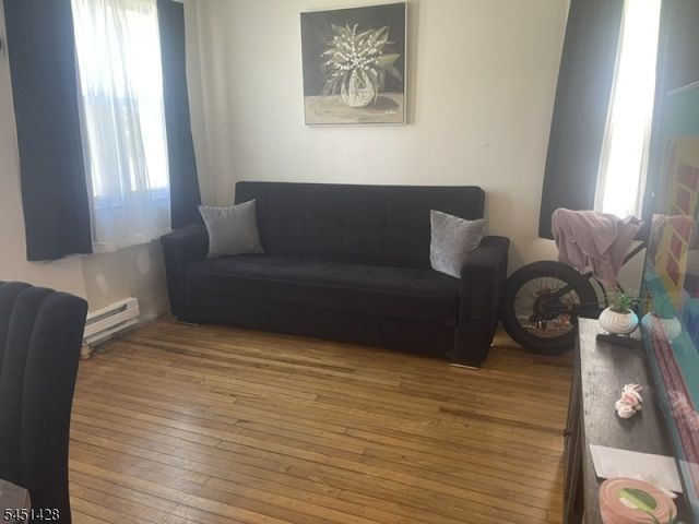54 Parker St, Dover Town, NJ 07801