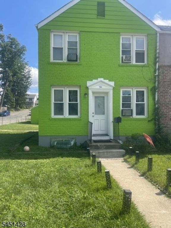 54 Parker St, Dover Town, NJ 07801