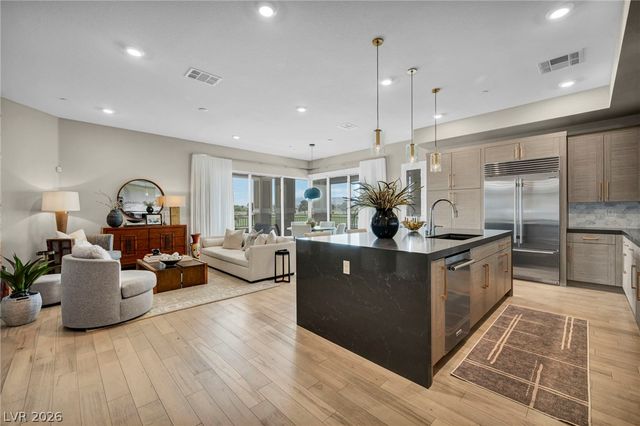 9145 Las Manaitas Avenue 302, Las Vegas, NV 89144