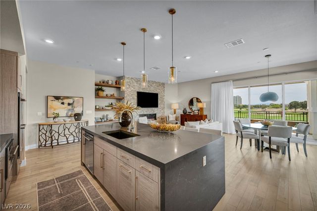 9145 Las Manaitas Avenue 302, Las Vegas, NV 89144