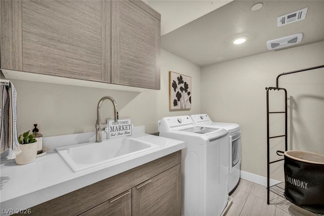 9145 Las Manaitas Avenue 302, Las Vegas, NV 89144