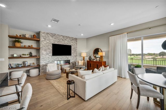 9145 Las Manaitas Avenue 302, Las Vegas, NV 89144