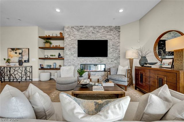 9145 Las Manaitas Avenue 302, Las Vegas, NV 89144